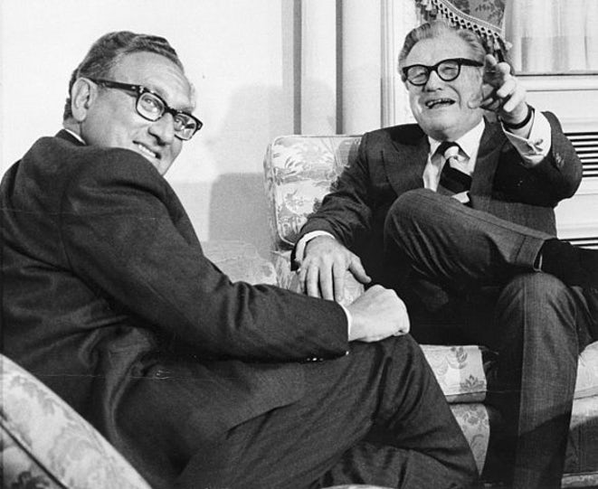 Nelson_Rockefeller_with_Henry_Kissinger_January_3_1975